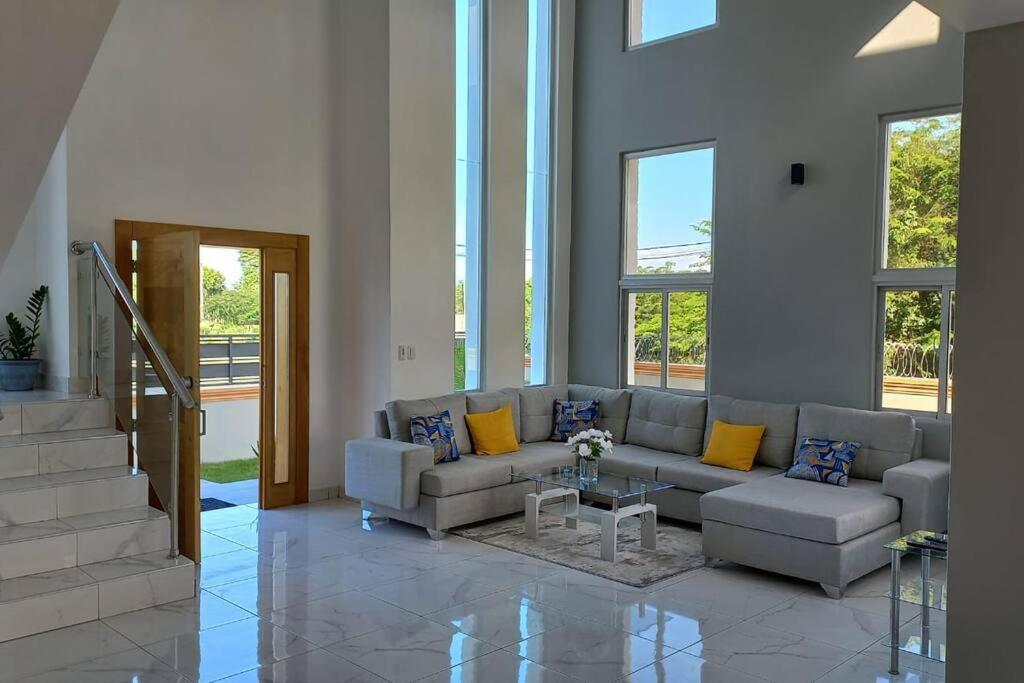 5 Star Villa Minutes From Airport And Beaches Sosua Luaran gambar
